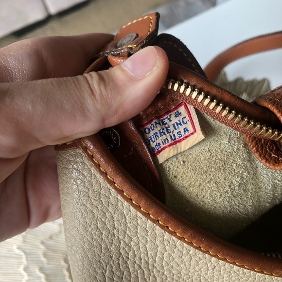 Dooney and Bourke bag - Picture 2 of 12